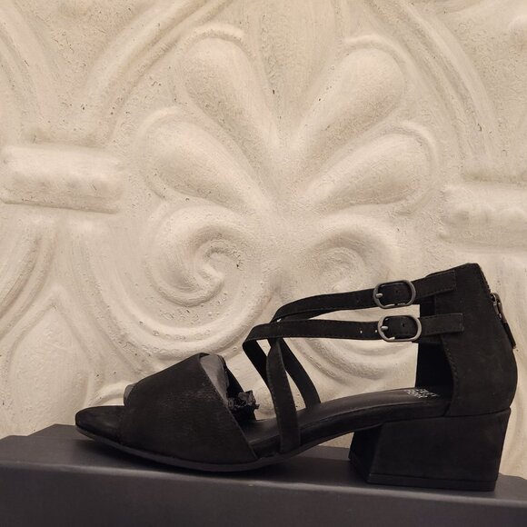 Eileen Fisher Black Leather "Kyra" Block Heeled Sandals. NIB. Size: various - Picture 3 of 15